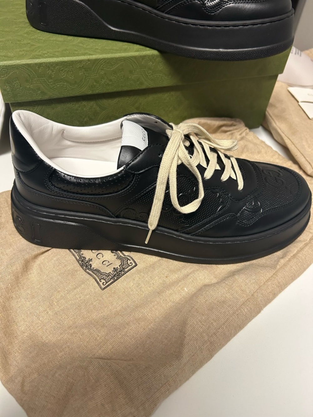 **AUTHENTIC** Gucci Black Leather Sneakers w/ box, dust bags, and extra laces. - Picture 4 of 12